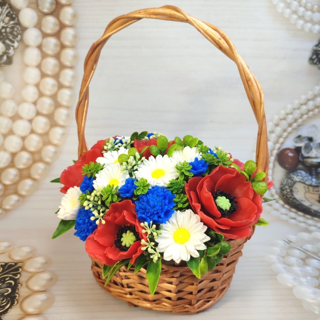 Композиция маковое поле