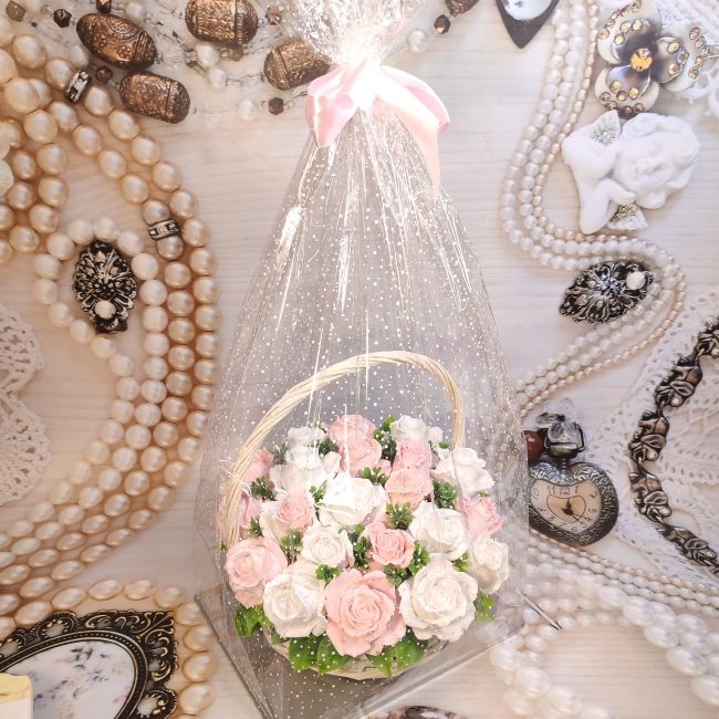 Розы в большой корзине Магия любви