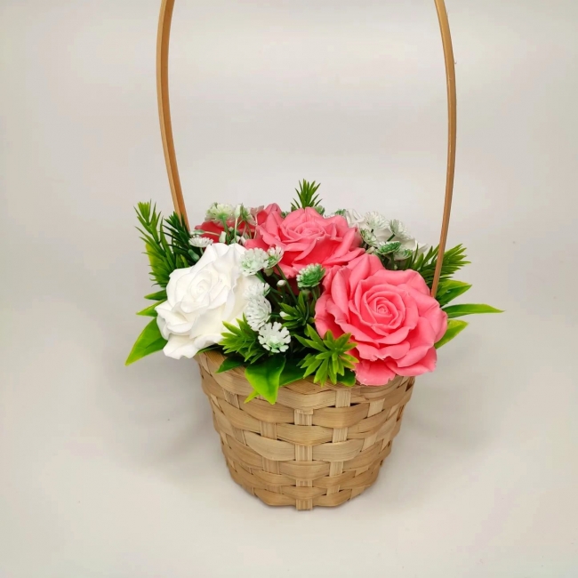 корзина с розами первая любовб