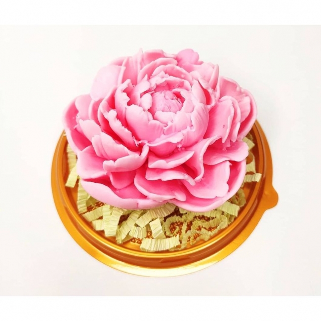 Пион из мыла в куполе