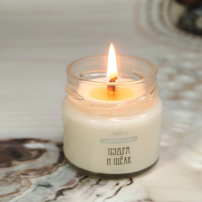 С ароматом пудры и шёлка