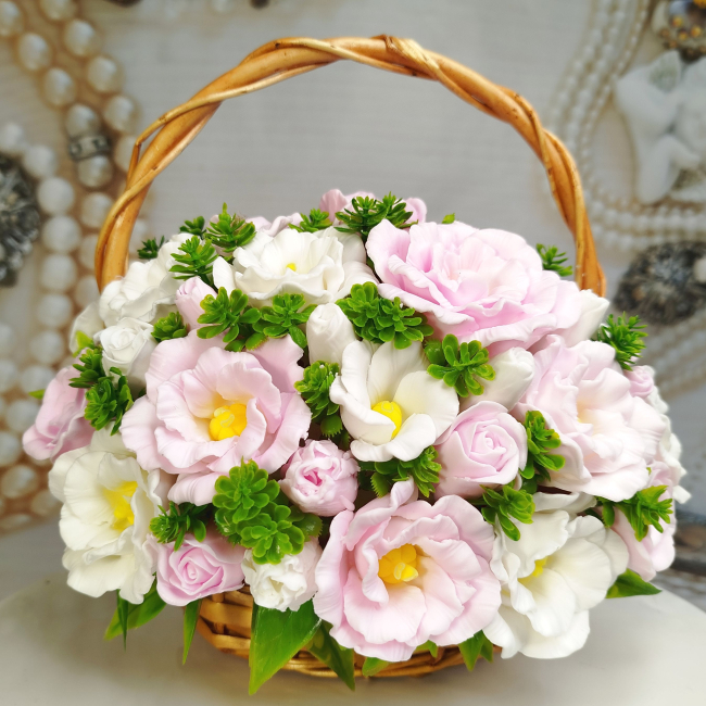 Поющие в терновнике