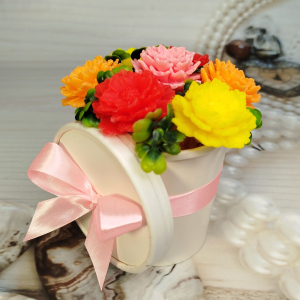 Композиция из мыльных васильков