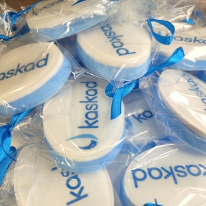 логотип каскад