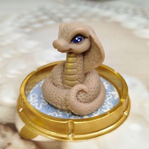 кобра в куполе