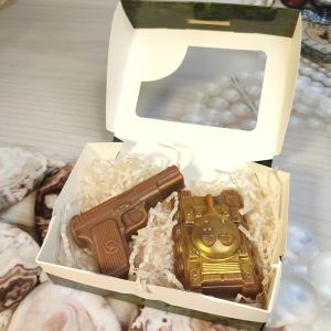 Пистолет и танк