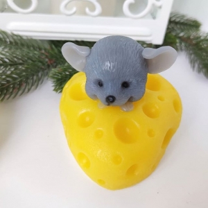 Мышонок в сыре