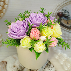 Фиолетовые розы